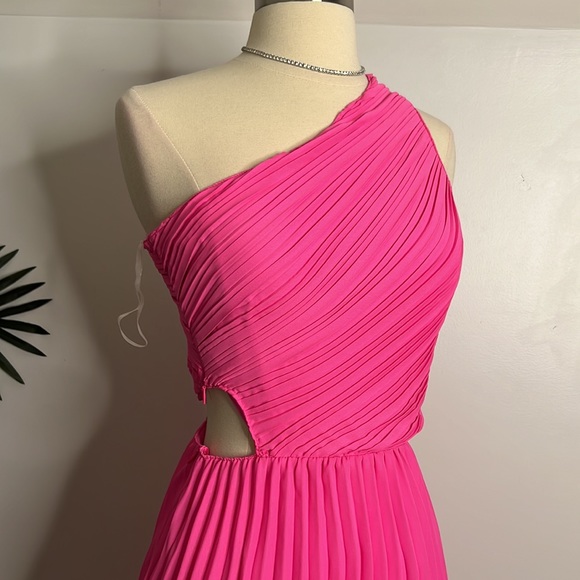 Pink One Shoulder Midi Dress - Picture 4 of 10